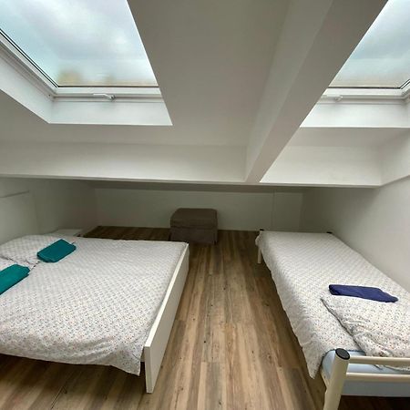 Bohobos Hostel อองทีบส์ ภายนอก รูปภาพ