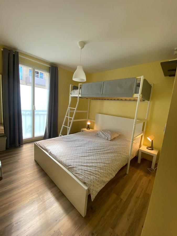 Bohobos Hostel อองทีบส์ ภายนอก รูปภาพ