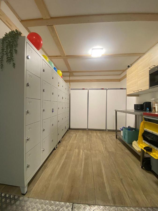 Bohobos Hostel อองทีบส์ ภายนอก รูปภาพ