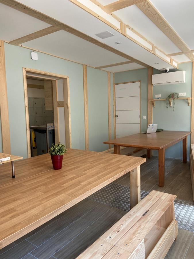 Bohobos Hostel อองทีบส์ ภายนอก รูปภาพ