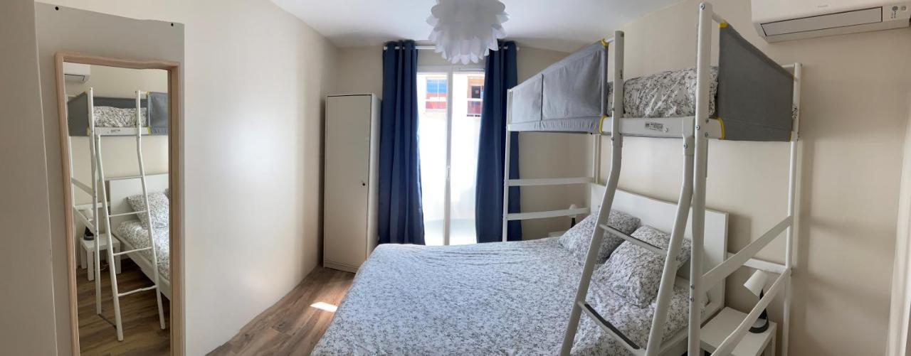 Bohobos Hostel อองทีบส์ ภายนอก รูปภาพ