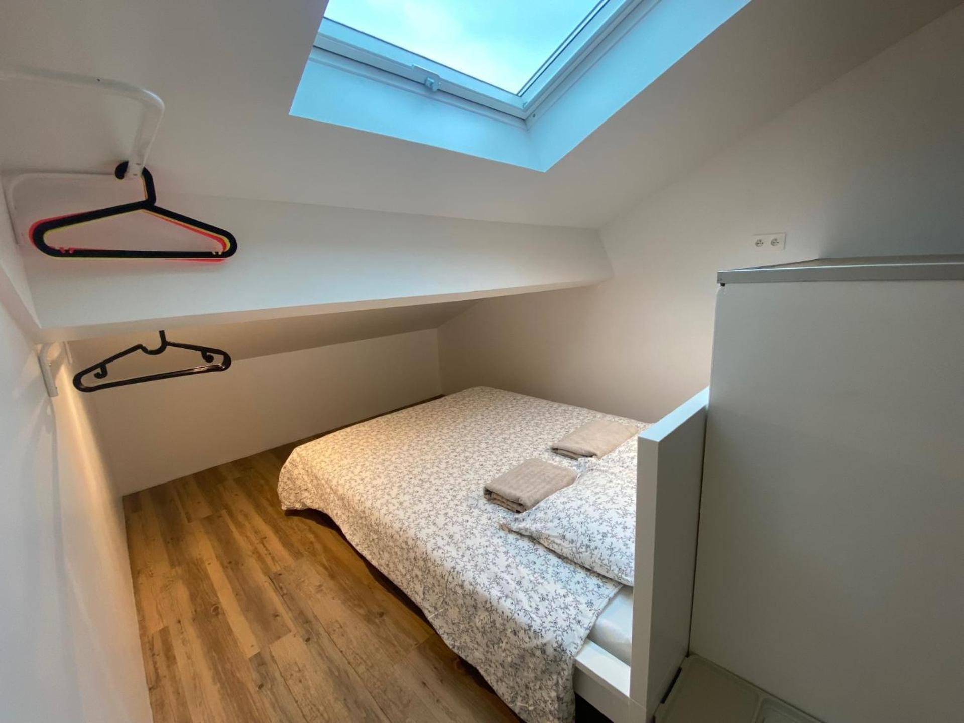 Bohobos Hostel อองทีบส์ ภายนอก รูปภาพ