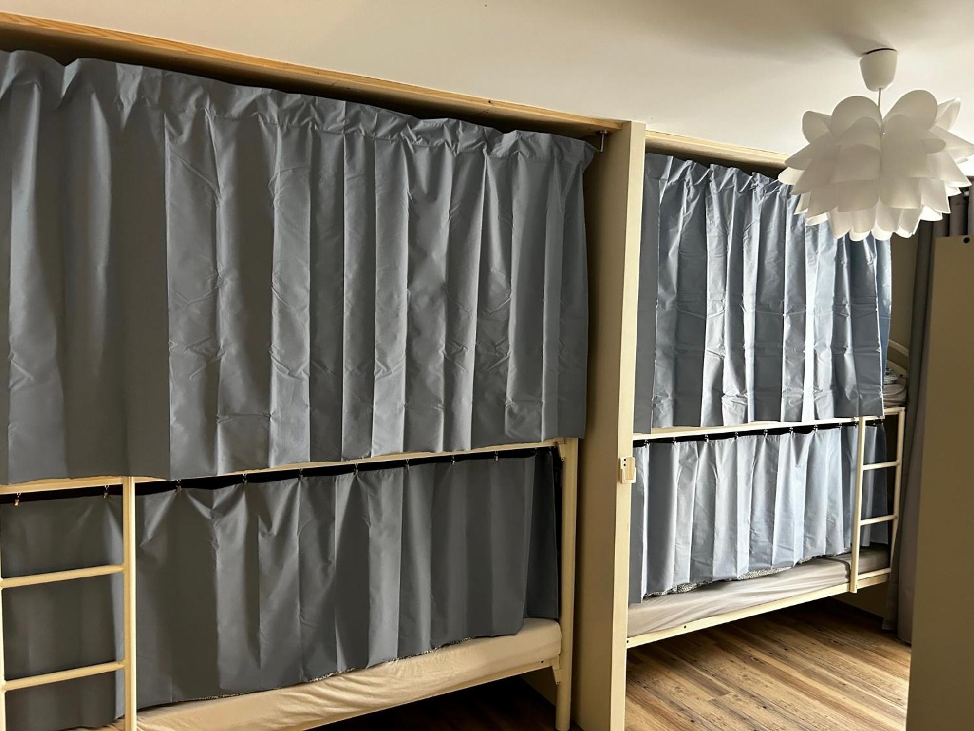 Bohobos Hostel อองทีบส์ ภายนอก รูปภาพ